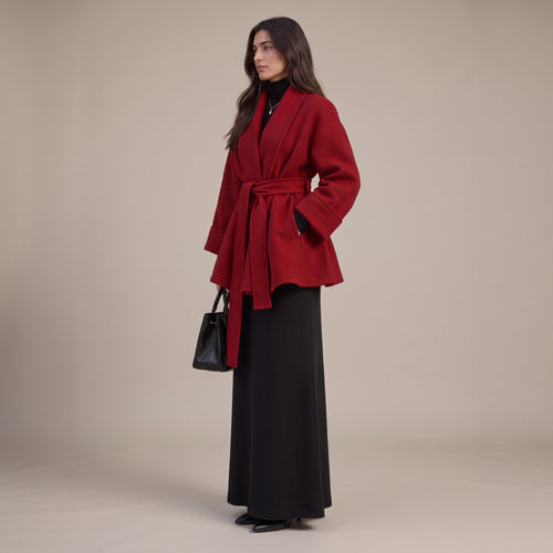 Kurzmantel Hala in Rot mit Schalkragen und Bindegürtel