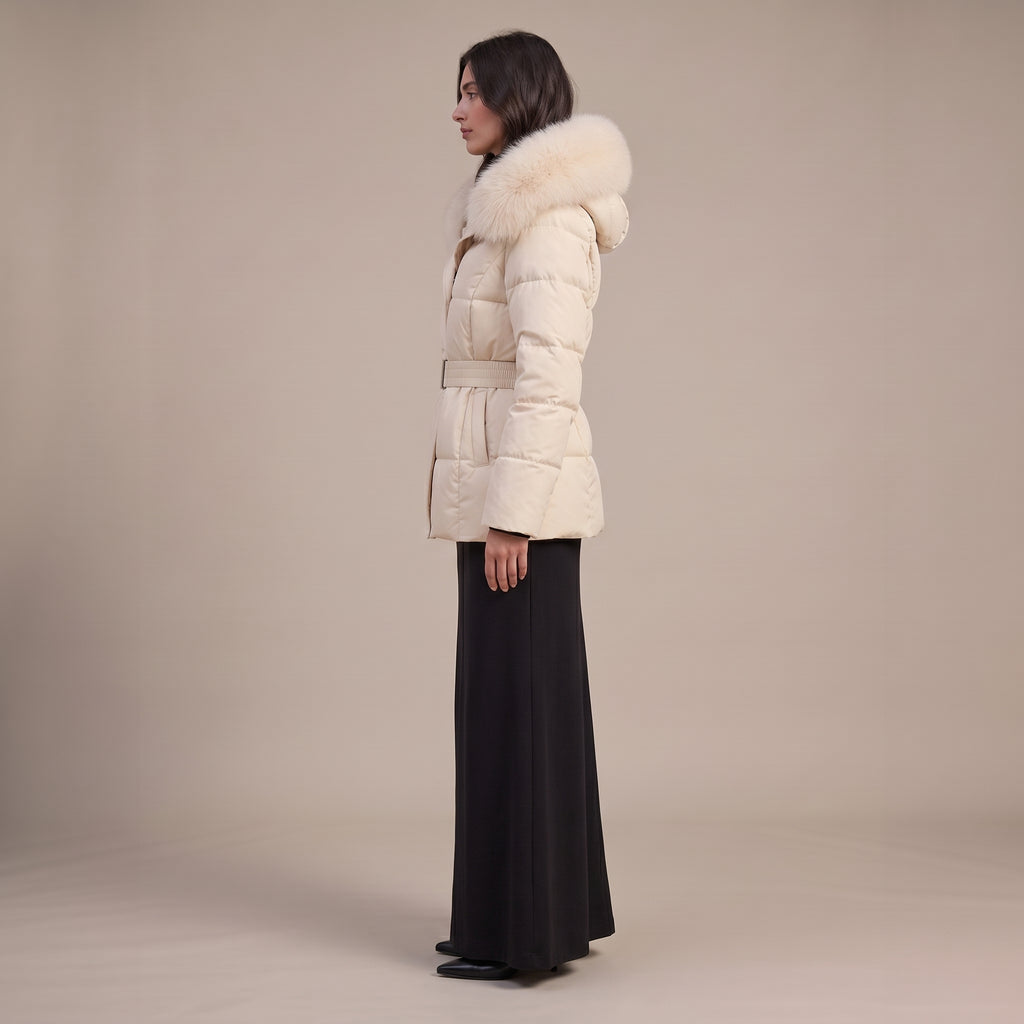 Steppjacke Amira in Rosa mit Fellkapuze und Gürtel